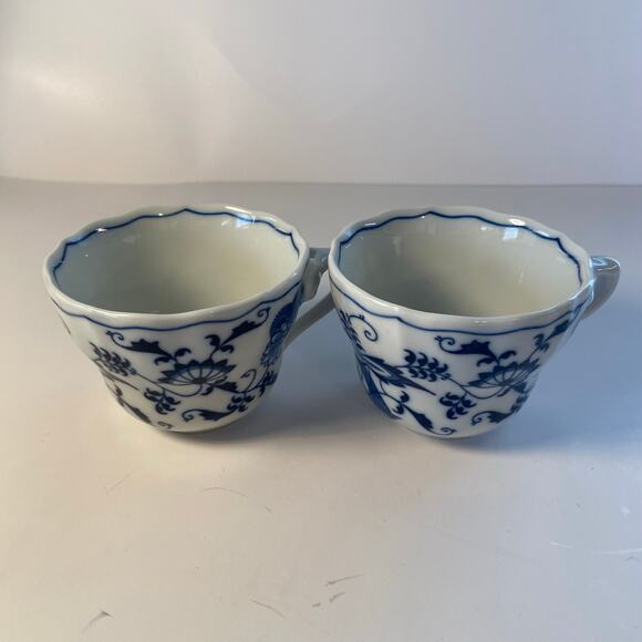 Blue Danube Tea Coffee Cups (2) Vintage Japan Blue Onion Porcelain Square Mark - Picture 4 of 5